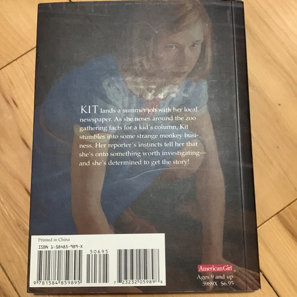 Books - Picture 2 of 7